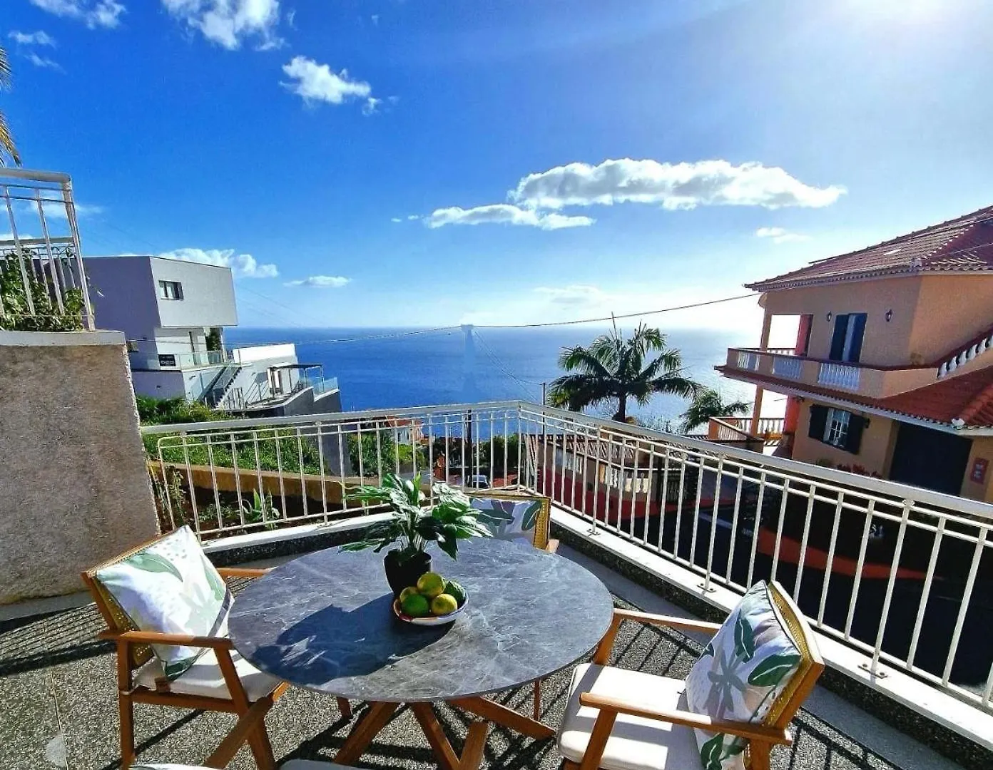 Sunshine Palace Madeira 蓬他达维托亚 公寓
