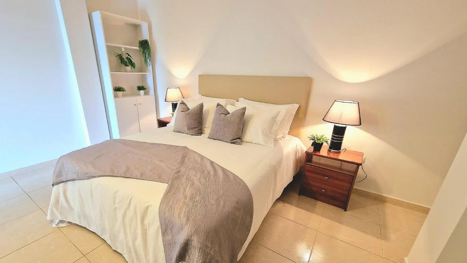公寓 Sunshine Palace Madeira 蓬他达维托亚
