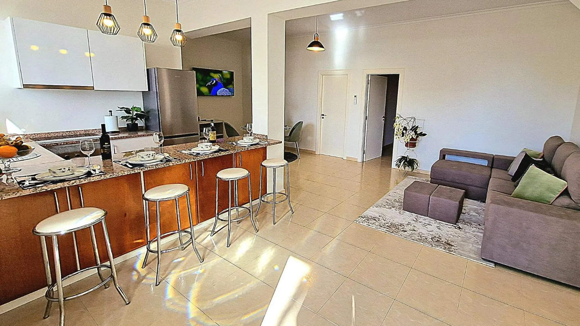 Sunshine Palace Madeira 蓬他达维托亚