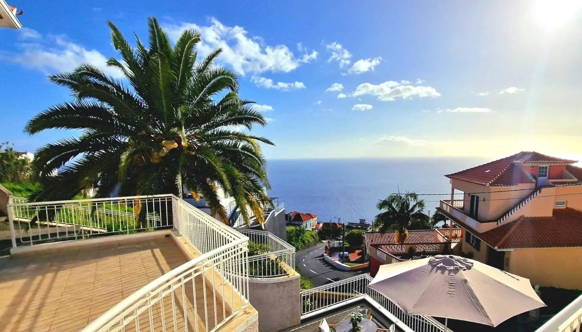 Sunshine Palace Madeira 蓬他达维托亚